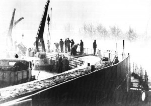 Construction du mur de Berlin en 1961 (US National Archives, libre de droits)
