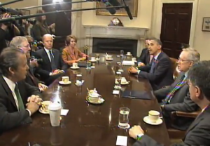 Rencontre entre Obama et les principaux leaders politiques américains sur le fiscal cliff (Crédits : Voice of America/Copyleft)