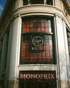 Virgin Megastore Paris (Crédit : Captain Scarlet/Creative Commons)