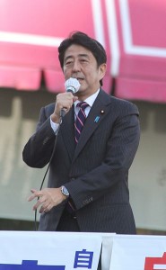 Shinzo Abe en 2012 (Crédits : TTTNIS, Creative Commons)