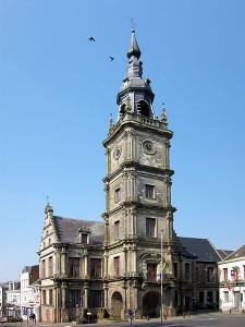 Hotel de Ville du Cateau Cambresis (Crédits : Velvet, Creative Commons)