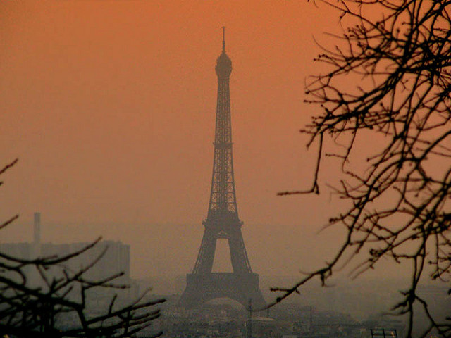 Pollution Paris (Crédits Storm Crypt, licence Creative Commons)