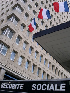 Bâtiment de la sécurité sociale à Rennes (Crédits 01.camille, image libre de droits).JPG