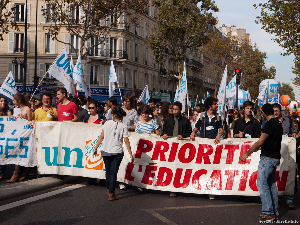 Manifestation de "syndicats" étudiants (Crédits : Rafael Lopez, licence CC-BY-NC-ND 2.0), via Flickr.