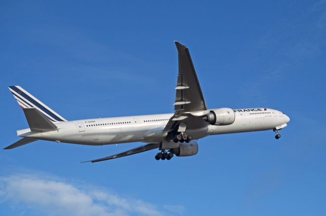 Boeing 777-300 ER au décollage (Crédits revedavion.com, licence Creative Commons)