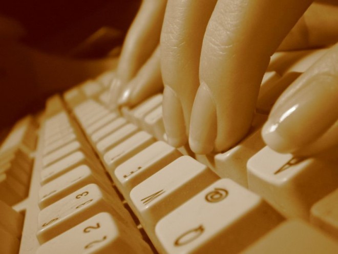 Clavier ordinateur Internet (Crédits lapideo, licence Creative Commons) Clavier ordinateur Internet (Crédits lapideo, licence Creative Commons)