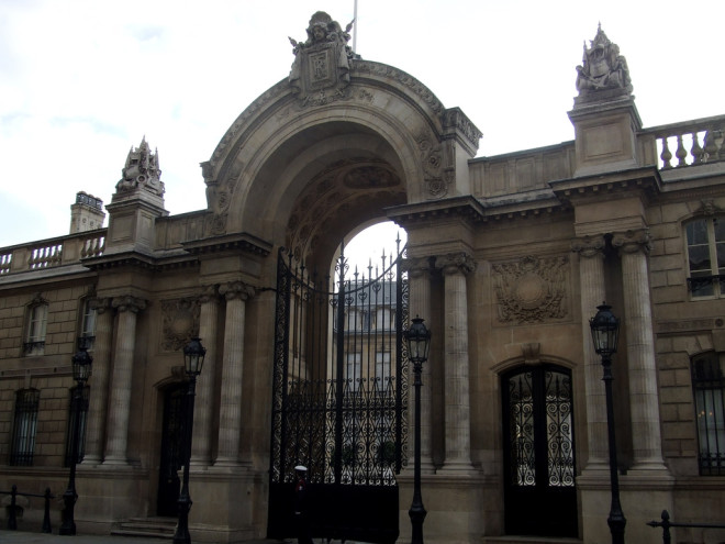Entrée du Palais de l'Elysée (Crédits joffreylacour, licence Creative Commons)