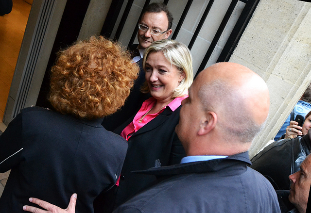 Marine Le Pen à Sciences Po en 2012 (Crédits Rémi Noyon licence Creative Commons)