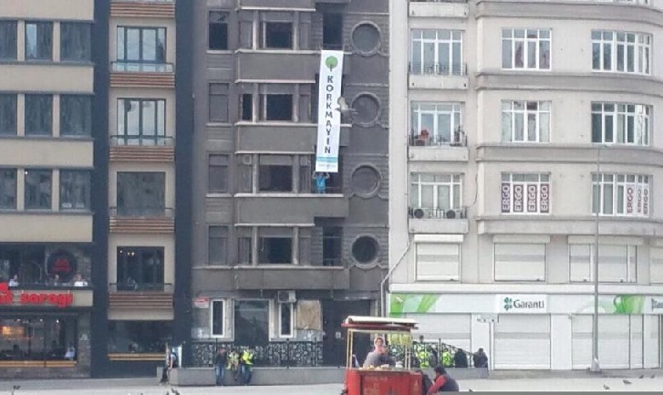 Bannière du mouvement 3H à Instabul (Crédits : 3hhareketi.org, tous droits réservés) dontbeafraid