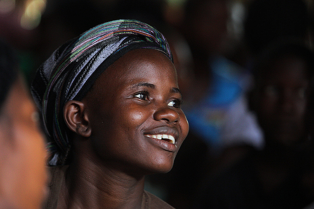 femme afrique credits steve evans (licence creative commons)