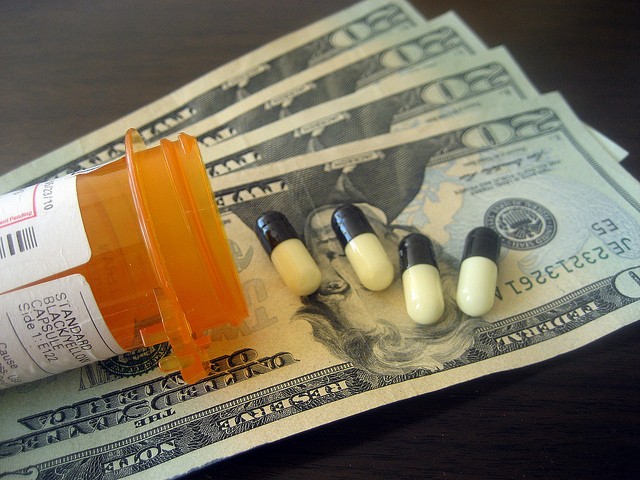 médicaments credits image money (licence creative commons)