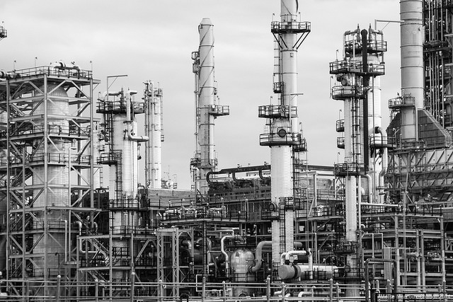 Raffinerie de pétrole CC Flickr Moïse Marcoux-Chabot