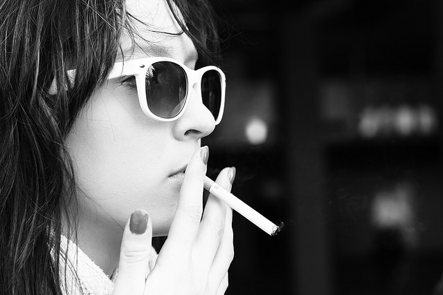 cigarette credits corrie (licence creative commons)