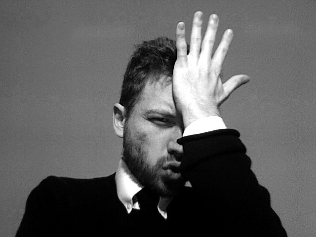 facepalm credits Hobvias Sudoneighm (licence creative commons)