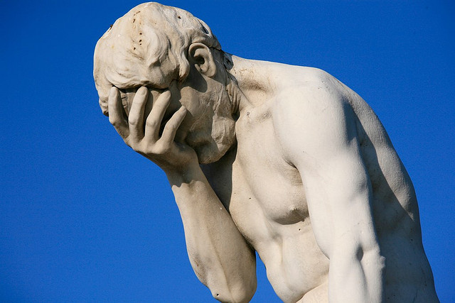 Facepalm (Crédits : Alex Proimos, licence CC-BY 2.0). Image publiée initialement sur Flickr.
