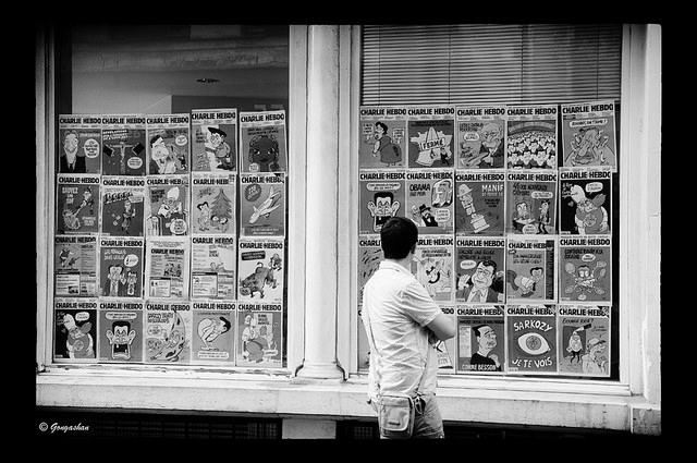 Charlie Hebdo en vitrine - Credit Gongashan (Creative Comons)