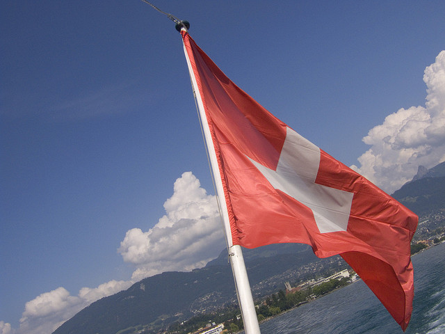swiss flag in the sun credits lozvizzero (CC BY-NC-ND 2.0)