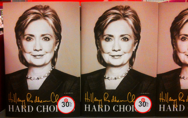 Hillary Clinton credits Mike Mozart (CC BY 2.0)