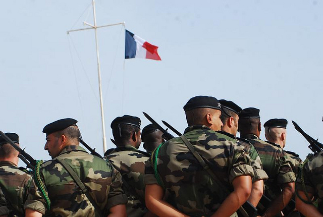 Cérémonie militaire - Credits seneweb (CC BY 2.0)