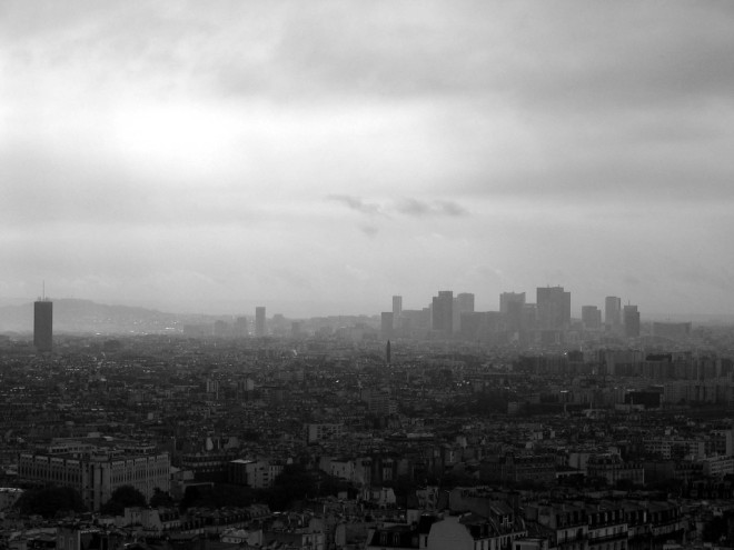 paris pollution - La Défense, Paris, from Montmartre, 2006 - greeddo - CC BY NC SA 2.0