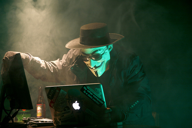 Anonymous Hacker - Credits Brian Klug (CC BY-NC 2.0)