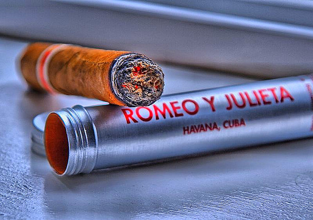 Romeo y Julieta credits Andrew E Larsen (CC BY-ND 2.0)