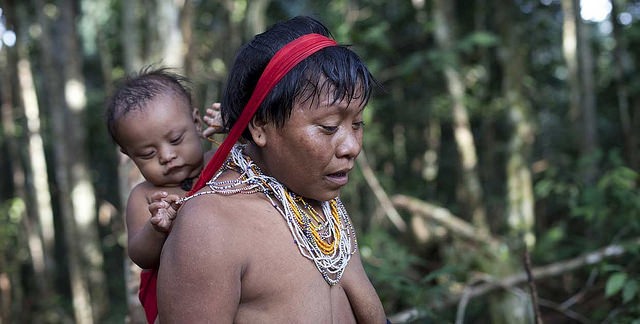 Yanomami mom and baby credits Sam Valadi (CC BY 2.0)