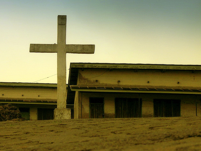 Eglise Cameroun - Phil Hilfiker (CC BY-NC-SA 2.0)