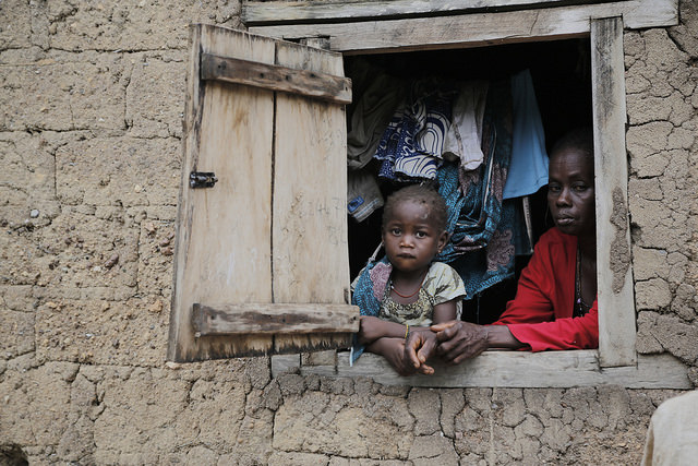 Guinée - Children in the town of Gueckedou, Guinea - Crédits : European Commission DG ECHO via Flickr (CC BY-ND 2.0)
