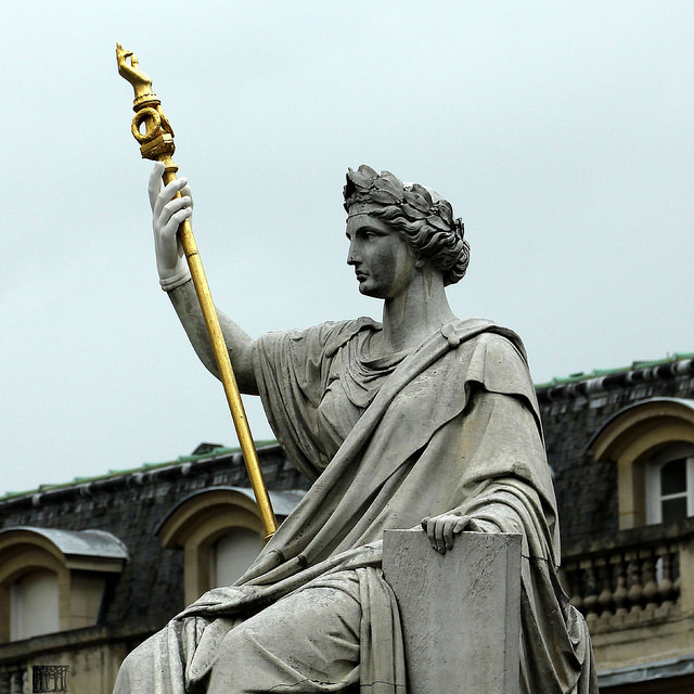 La Loi, statue au Palais Bourbon (Crédits jan buchholtz, licence CC-BY-NC-ND 2.0), via Flickr.