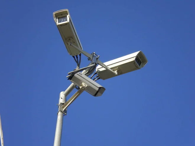 Vidéosurveillance (Crédits Paweł Zdziarski, licence CC-BY 2.5)