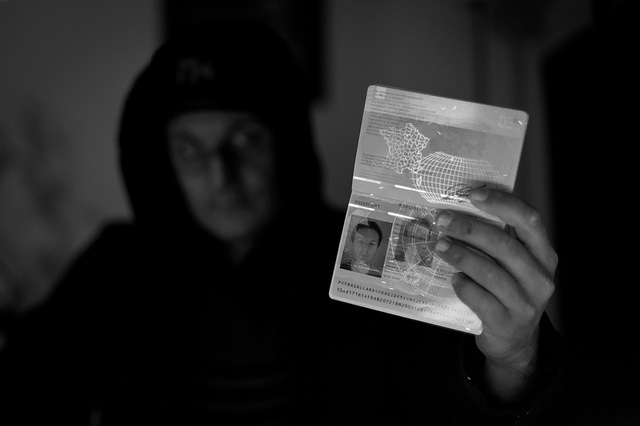Contrôle d'identité - David Gallard (CC BY-NC-ND 2.0)