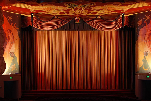 curtain credits goshesh licence (CC BY 2.0) ), via Flickr.