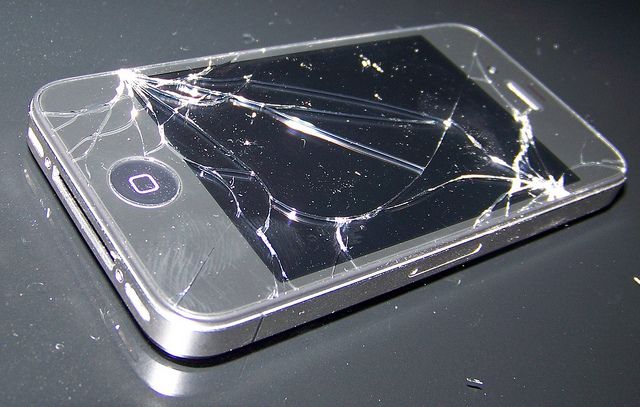 Broken iphone 4 credits David via Flickr ((CC BY-SA 2.0))
