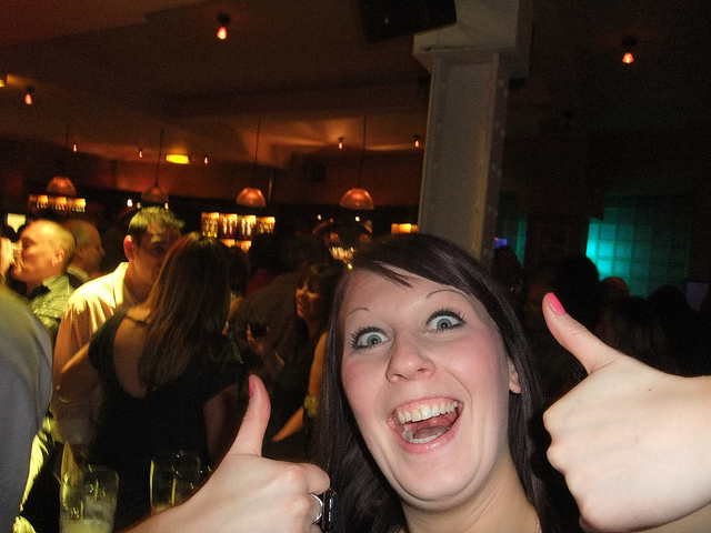 thumps up credits Lee Haywood via Flickr ( (CC BY-SA 2.0)