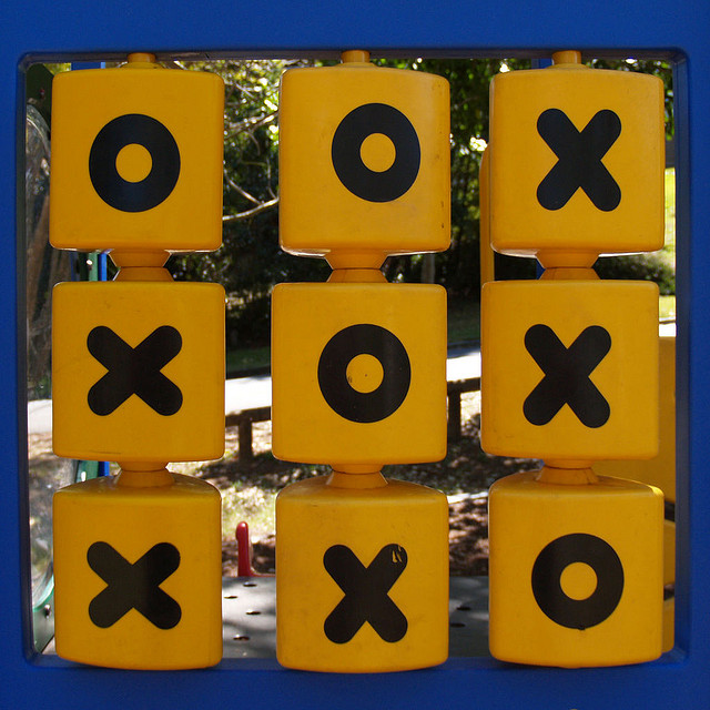 Noughts and crosses by Cryon(CC BY 2.0)