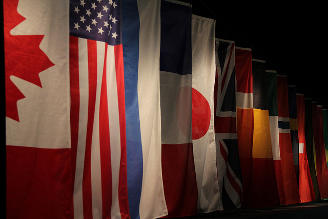 wall of nations-Bernard Walker(CC BY-NC 2.0)