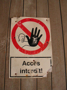 Accès interdit-when i was a bird(CC BY-NC-ND 2.0)