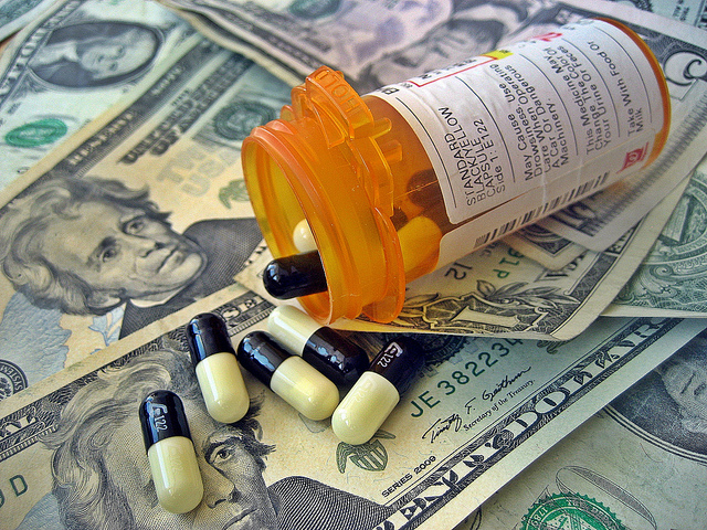 Healthcare Costs-Images Money(CC BY 2.0)
