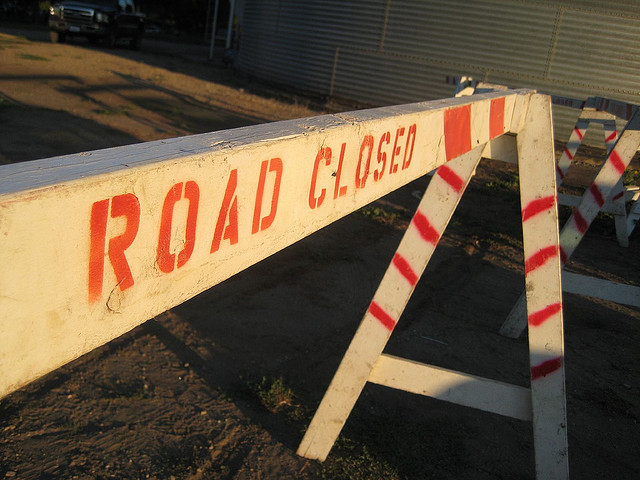 barricade-joebart(CC BY-NC-ND 2.0)
