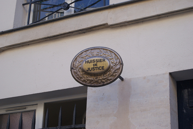 huissier- JULIAN MASON(CC BY 2.0)