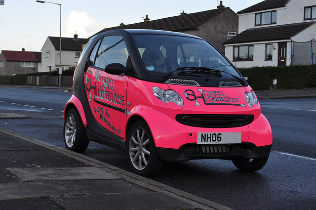 A pink smart car credits Forster (CC BY-ND 2.0)
