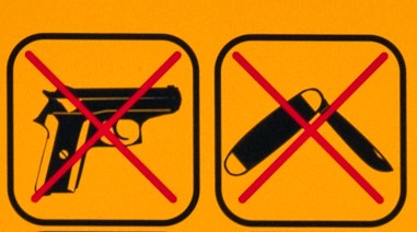 no weapons-thomas roth(CC BY-NC 2.0)