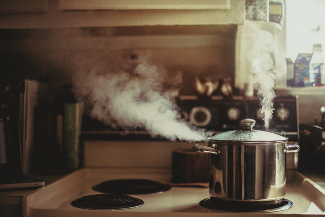 Brandon Warren-A watched pot(CC BY-NC 2.0)