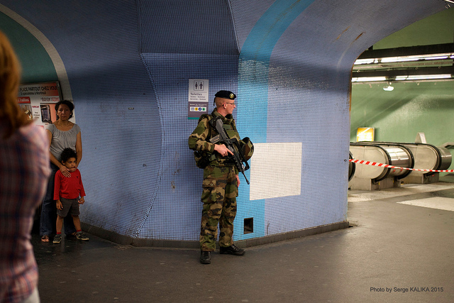 JE PROTEGERAI LES POPULATIONS code du soldat credits Serge Klk (CC BY-NC-ND 2.0)