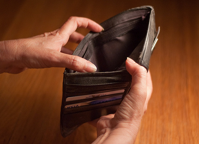 NoHoDamon-Empty wallet (CC BY-NC-ND 2.0)