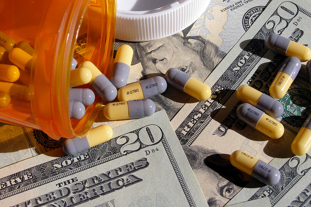 cotisations-Chris Potter-Prescription Prices(CC BY 2.0)