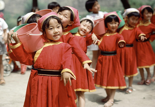 China Conducts 1982 Census credits United nations photo (CC BY-NC-ND 2.0)