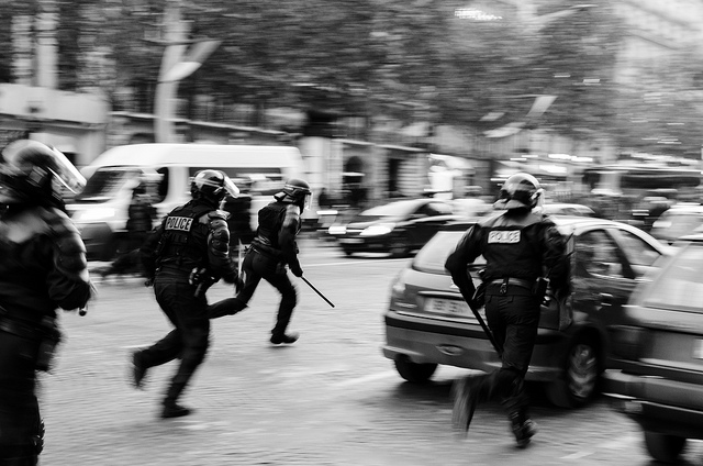 policiers MKFautoyère-(CC BY-NC-ND 2.0)