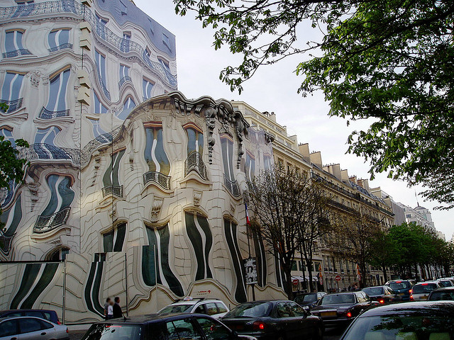 yuki55 Paris-av George V (CC BY-NC-ND 2.0)